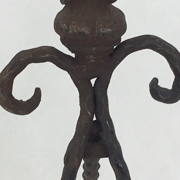 Beautiful Iron Scroll Easel Display Stand - Picture 5 of 7